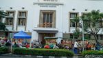 Trotoar Kota Tua Dipenuhi PKL, Akses Pejalan Kaki Menyempit di Akhir Libur Sekolah