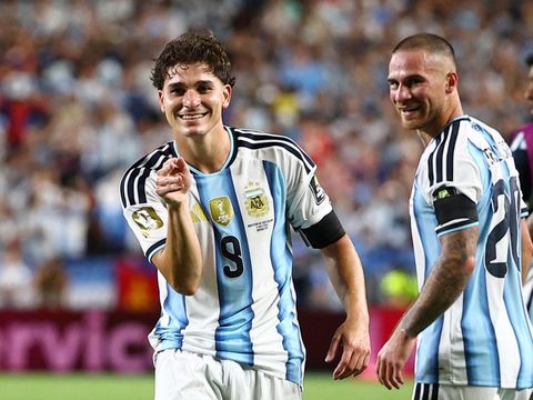 Argentina Siap Tantang Inggris di Semifinal! Soccer Football - FIFA World Cup 2026 - Quarter Final - Argentina v Switzerland - Kansas City Stadium, Kansas City, Missouri, U.S. - July 11, 2026 Argentina's Julian Alvarez celebrates scoring their second goal REUTERS/Agustin Marcarian