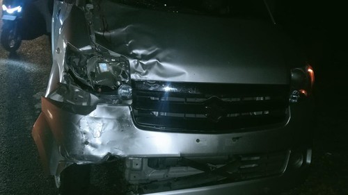 Mobil yang terlibat kecelakaan di Jalan Singaraja-Seririt, Buleleng, Sabtu (11/7/2026) malam.