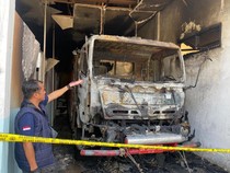 Mobil Damkar Bangka Barat Terbakar di Garasi Kantor