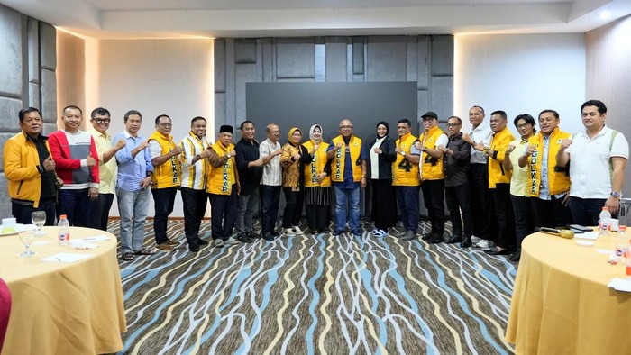Konsolidasi Ilham Arief Sirajuddin (IAS) bersama 22 DPD II Golkar menjelang Musda Golkar Sulsel.