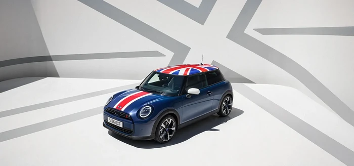 MINI Cooper Oxford Edition resmi meluncur untuk memperingati perjalanan MINI