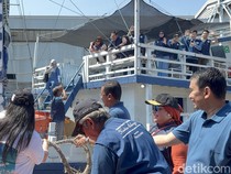 RS Kapal Ksatria Airlangga Berlayar ke 4 Pulau Terpencil di Jatim
