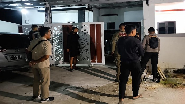 Penggerebekan pasangan diduga selingkuh di Kotawaringin Barat, Minggu (12/7) dini hari. (dok Istimewa)