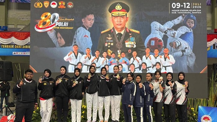 Polwan Polda Riau Raih 7 Medali Kejurnas Taekwondo Kapolri Cup