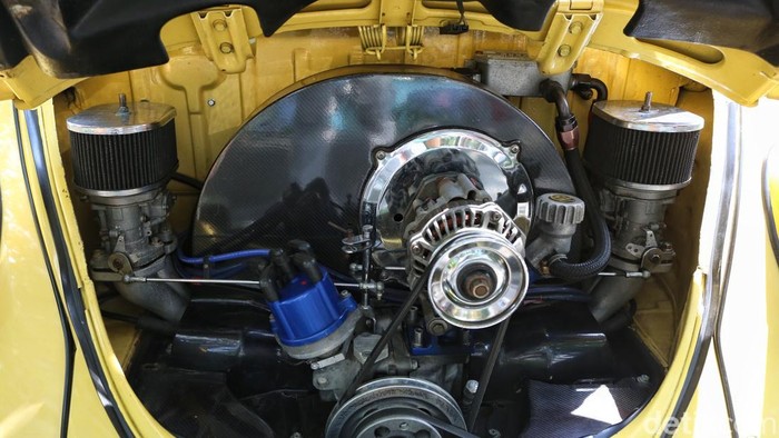 Puluhan mobil klasik Volkswagen Beetle atau VW Kodok dipamerkan di kawasan Sarinah, Jakarta, Minggu (12/7/2026).