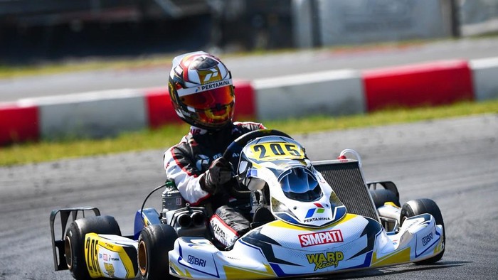 Pencapaian luar biasa untuk pebalap muda Indonesia Qarrar Firhand. Dia berhasil jadi juara WSK Euro Series 2026.