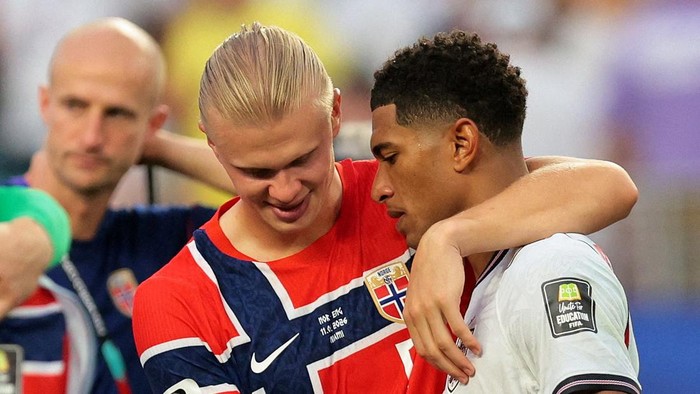 Soccer Football - FIFA World Cup 2026 - Quarter Final - Norway v England - Miami Stadium, Miami Gardens, Florida, U.S. - July 11, 2026 Norways Erling Haaland and Englands Jude Bellingham embrace after the match IMAGN IMAGES via Reuters/Sam Navarro     TPX IMAGES OF THE DAY