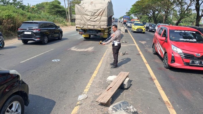 TKP kecelakaan maut di Indramayu