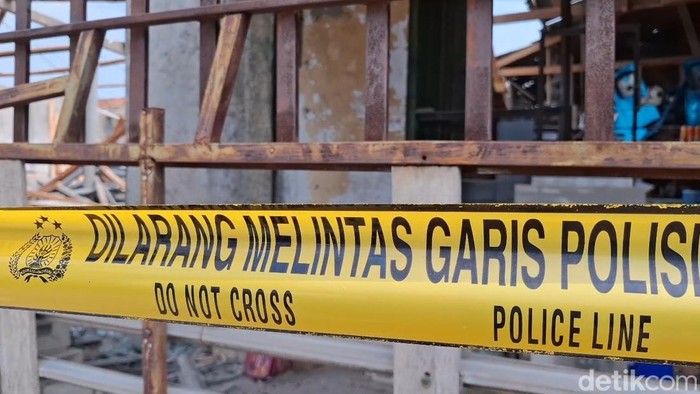 TKP Ledakan Misterius di Purwakarta