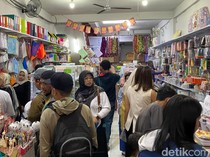 Tahun Ajaran Baru 2026, Toko ATK di Malang Ramai Diserbu Orang Tua dan Siswa