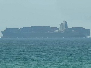 Ranjau Laut Selat Hormuz Makan Korban, Kapal Kontainer Karam