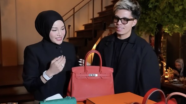 Alasan Atta Halilintar Hadiahkan 3 Tas Mewah di Ultah Aurel Hermansyah