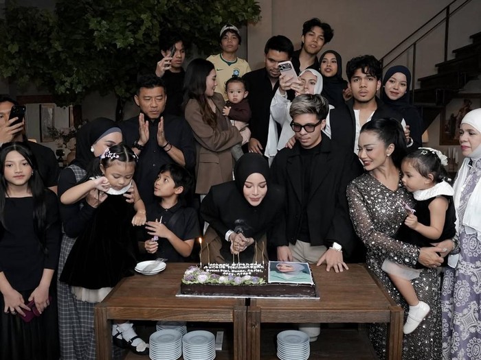 aurel hermansyah aurel hermansyah rayakan ultah ke-28