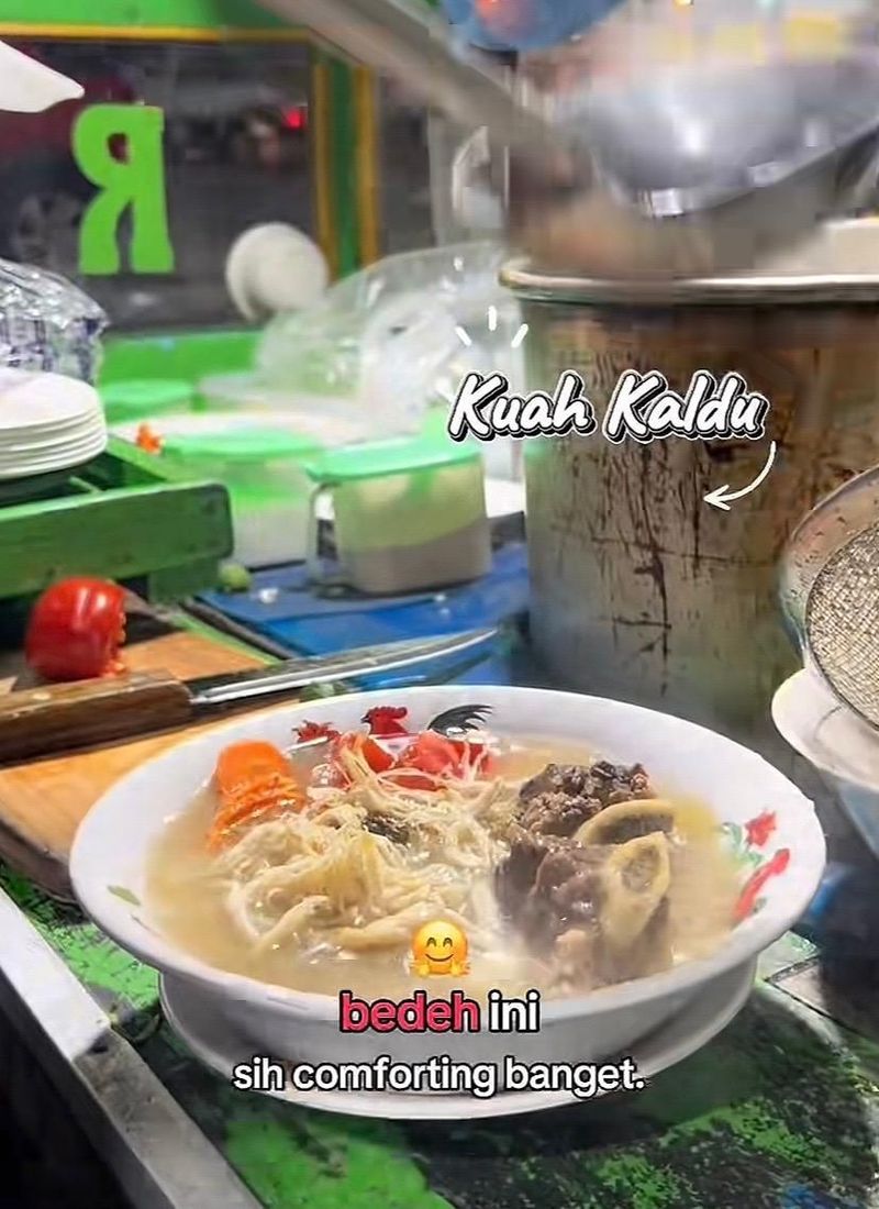 bubur unik kreasi bubur unik pakai kuah lontong sayur dan sop iga