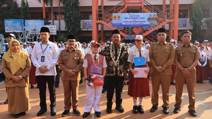 Bupati Yani buka MPLS di SMPN 1 Gresik
