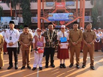 Bupati Yani Buka MPLS Ramah Anak di SMPN 1 Gresik, Ini Pesannya