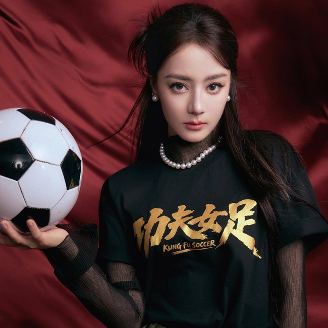 Potret Dilraba Dilmurat Jadi Striker di Film Kung Fu Soccer, Cantik Memesona