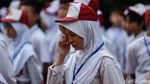 Fenomena Hari Pertama Sekolah: Siswa Mengantuk, Lemas, hingga Harus Ditandu