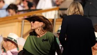 Foto: Kontras Outfit Kate Middleton di Final Wimbledon 2026