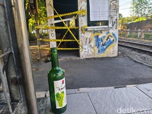 KAI Buka Suara Soal Bekas Halte Disegel Warga Diduga Tempat Mesum Gay