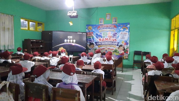 Hari pertama sekolah di Tasikmalaya