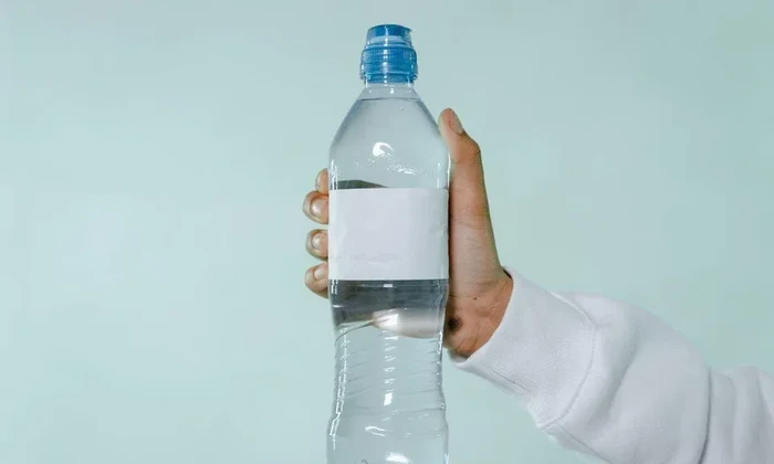 Ilustrasi botol minum