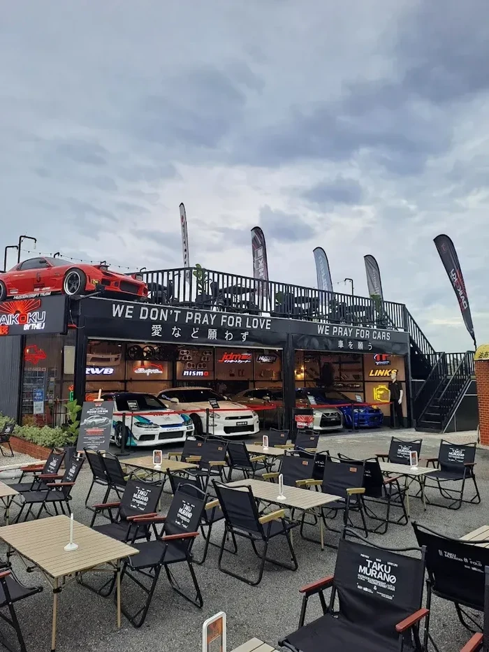 Kafe tema mobil di Malaysia