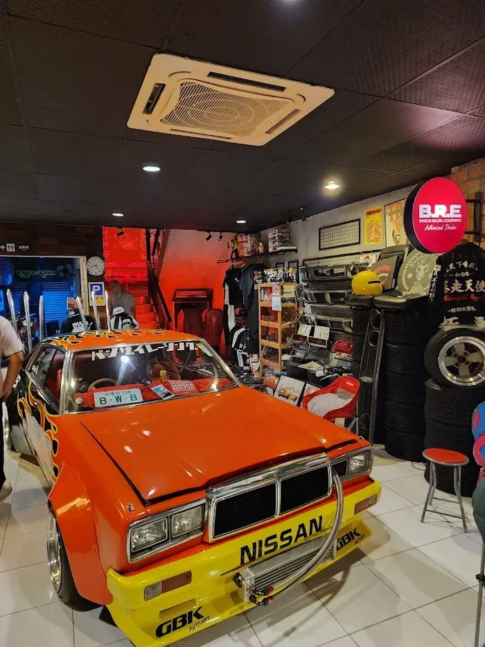 Kafe tema mobil di Malaysia