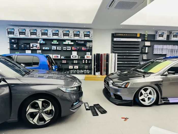 Kafe tema mobil di Malaysia