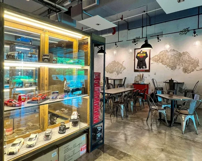 Kafe tema mobil di Malaysia