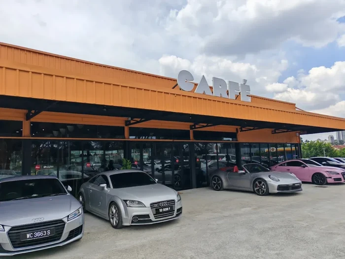 Kafe tema mobil di Malaysia