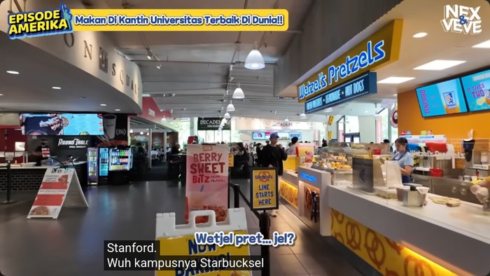 Kantin di Stanford University yang mewah mirip food court mall.