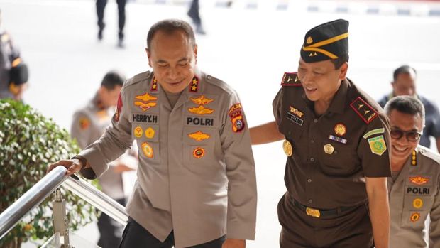 Kapolda Riau Irjen Herry Heryawan bersilaturahmi ke Kejati Riau, Senin (13/7/2026).
