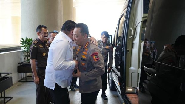 Kapolri dan rombongan bersilaturahmi dengan Jaksa Agung (dok. Istimewa)