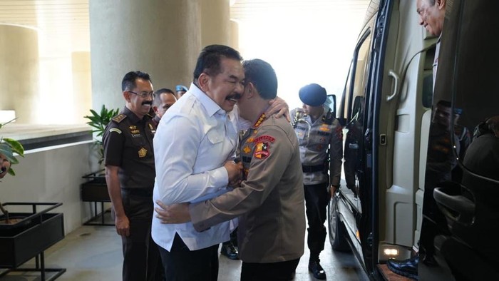 Kapolri dan rombongan bersilaturahmi dengan Jaksa Agung (dok. Istimewa)
