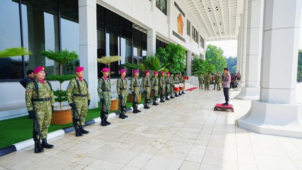 Kapolri Jenderal Listyo Sigit Prabowo  silaturahmi dengan Panglima TNI Jenderal Agus Subiyanto
