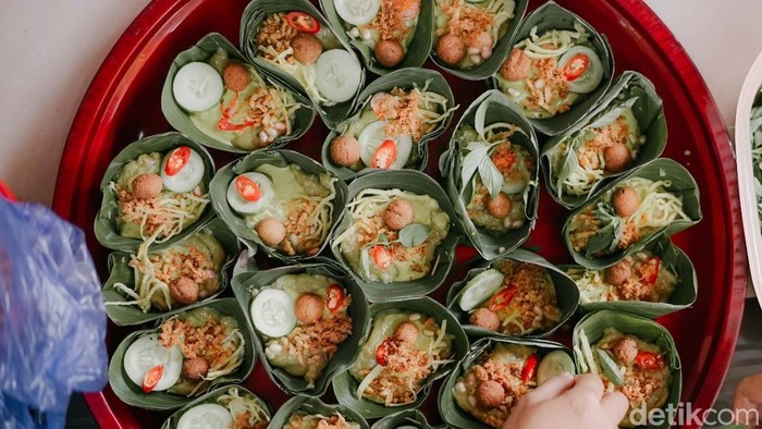 Kirab 5 Ribu Tangkir Bubur Sura di Pekalongan
