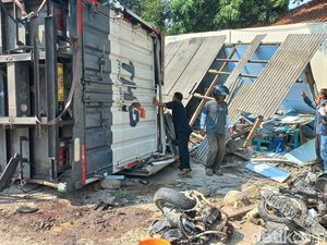 Sopir Truk Kecelakaan Maut di Ciperna Cirebon Jadi Tersangka