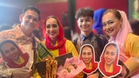 Full support untuk Brinette dari Dewi Rezer, Marcelino Lefrandt, dan adiknya. Mereka kompak melihat penampilan Brinette. Foto: Instagram @marcelinolefrandt