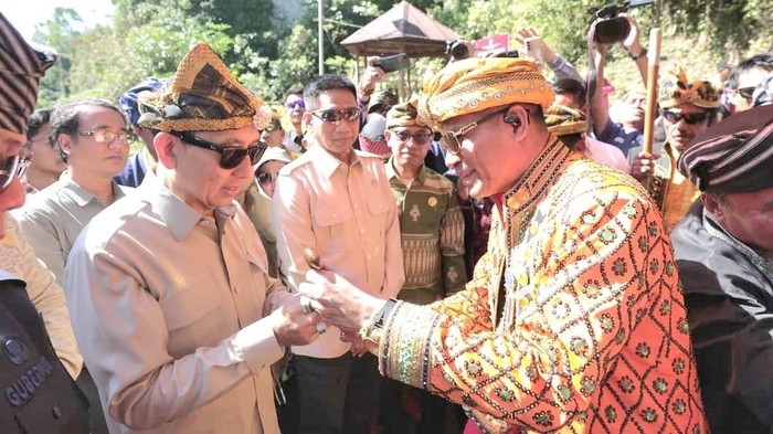 Menbud Buka Festival Liangkobori 2026, Dorong Pelestarian Gua Metanduno