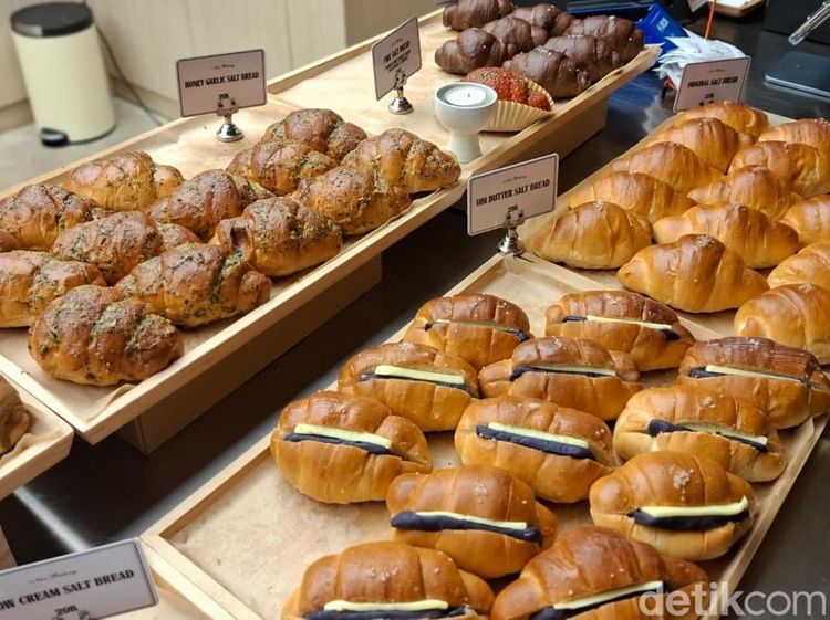 Nyamm! Ada Mont Blanc hingga Salt Bread Enak di Kafe Berkonsep Galeri