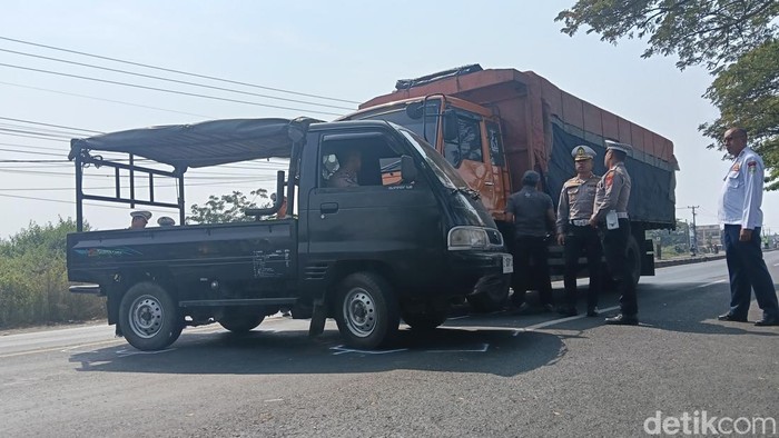 Olah TKP kecelakaan maut di Pantura Indramayu