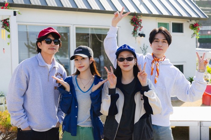 Pemain drama Korea Goblin di variety show spesial tvN Goblin 10th Anniversary Trip.