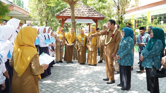 Pemkab Lamongan memastikan MPLS berjalan aman dan tidak ada bullying.