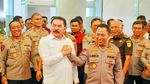 Potret Kapolri-Jaksa Agung Salam Komando, Tegaskan Solid Satu Ikatan