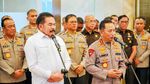 Potret Kapolri-Jaksa Agung Salam Komando, Tegaskan Solid Satu Ikatan