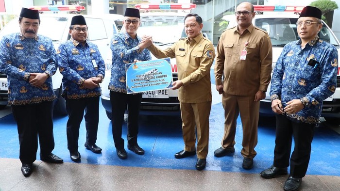 Satgas PRR terima bantuan 5 ambulans dari Korpri