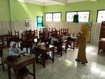 Meski Sudah Ndodoki Dalem, SD di Magelang Hanya Dapat 4 Siswa Baru