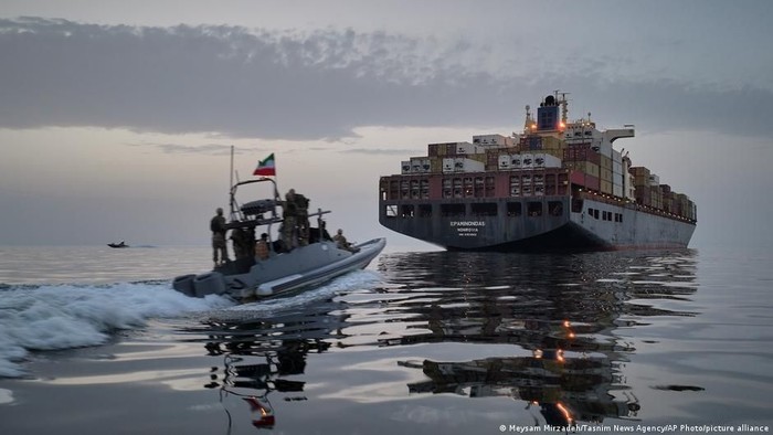 Seberapa Berisiko Langkah Iran Gandakan Tekanan Lewat Hormuz?